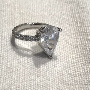 Pear shaped rhinestone ring size 6